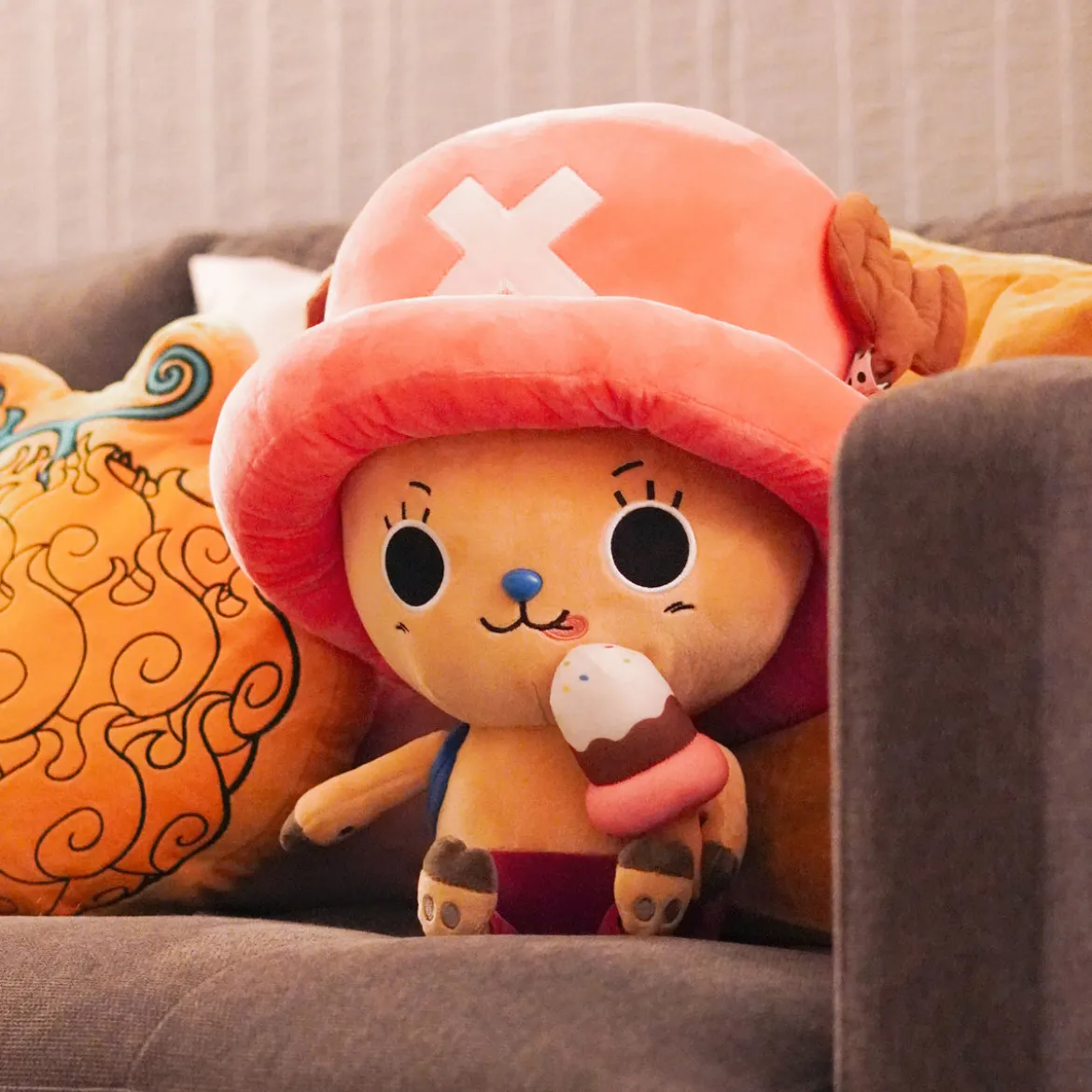 One Piece - Tony Chopper mit Eis New World Plüsch Figur XL