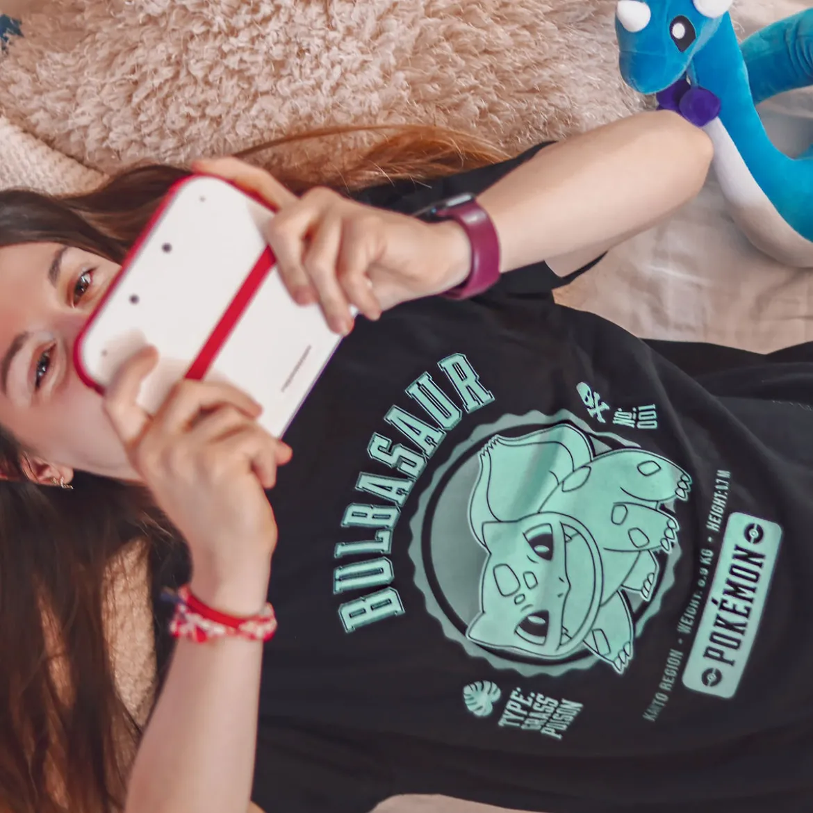 Pokemon - Bisasam College T-Shirt schwarz