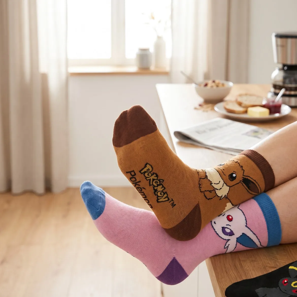 Pokemon - Evoli Evolution Socken 3er Set braun-schwarz-rosa