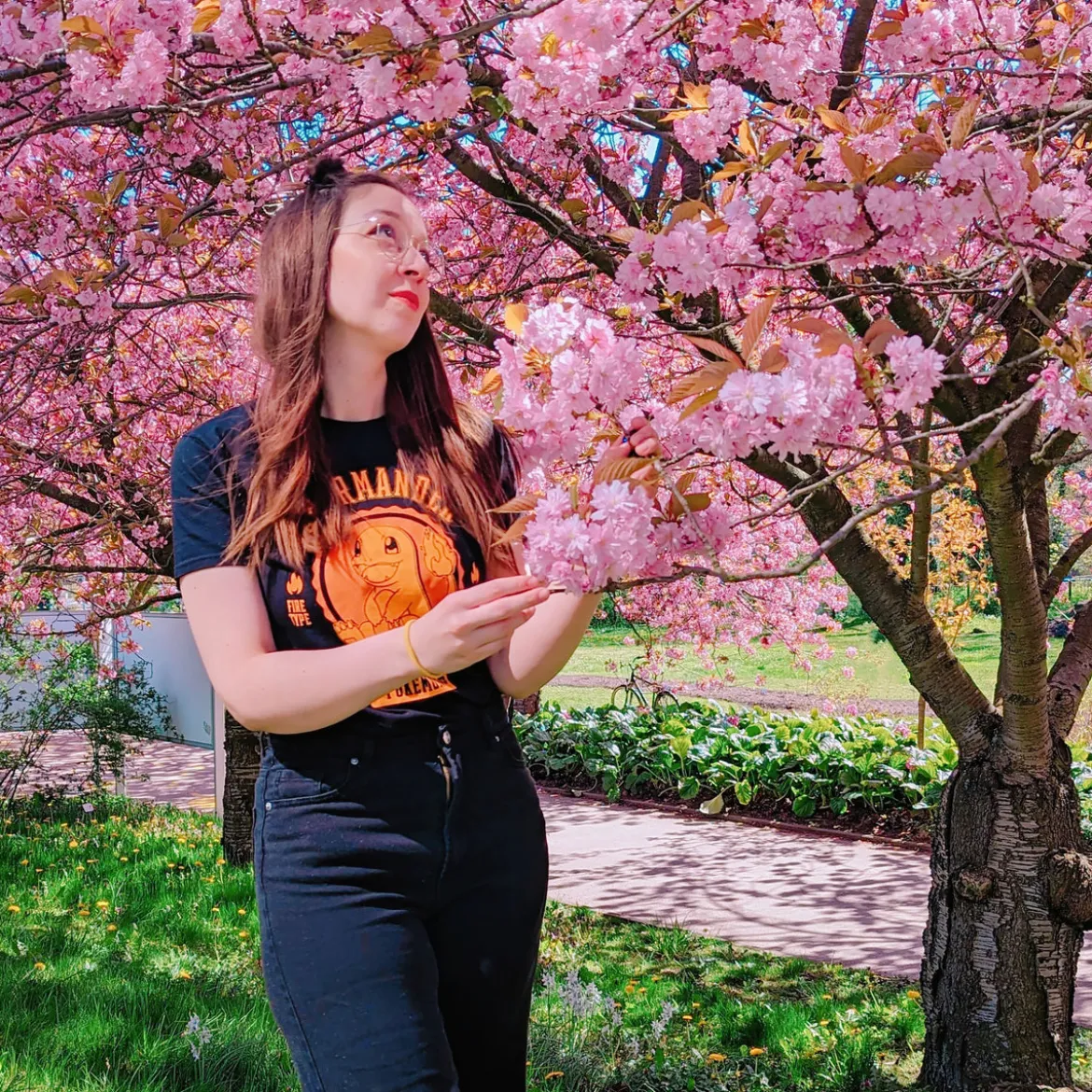 Pokemon - Glumanda College T-Shirt schwarz