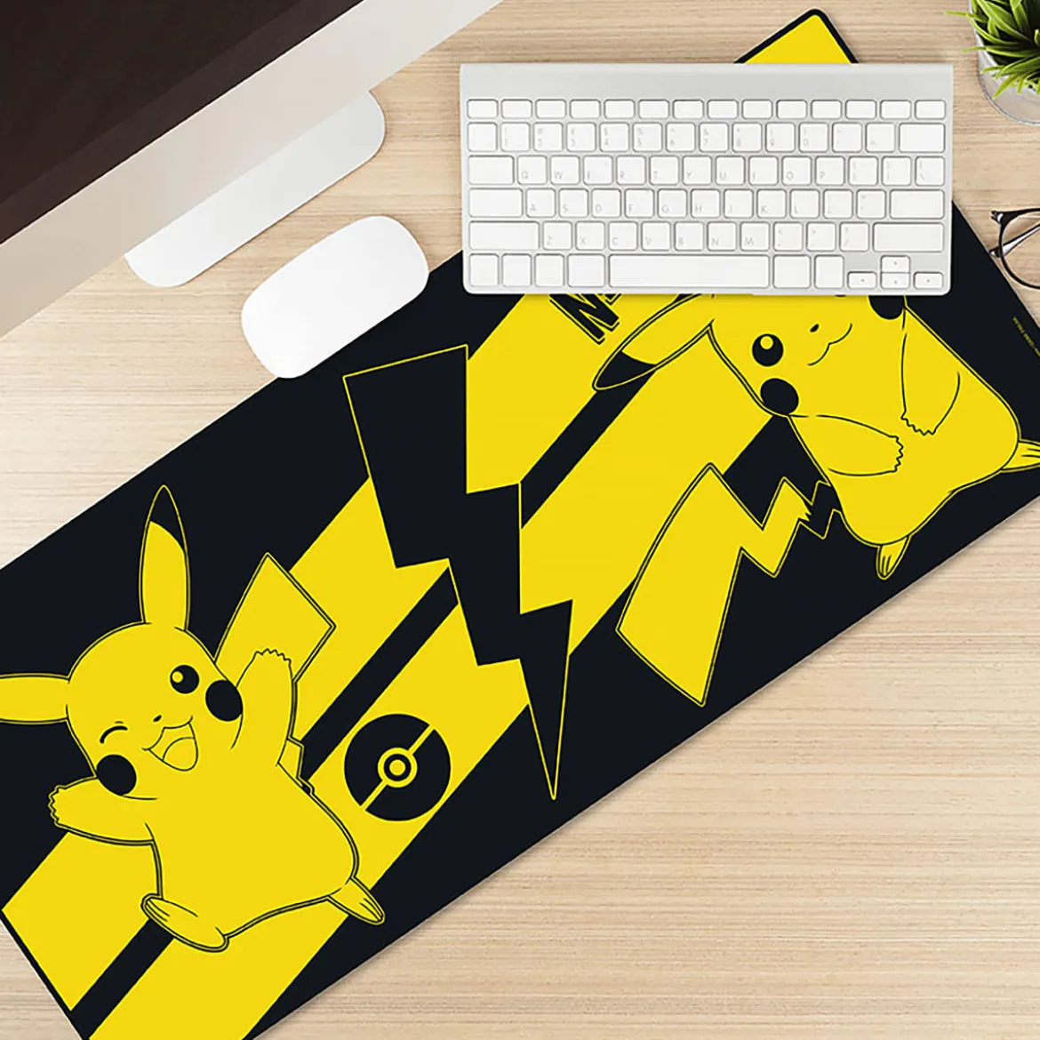 Pokemon - Pikachu XXL Mousepad