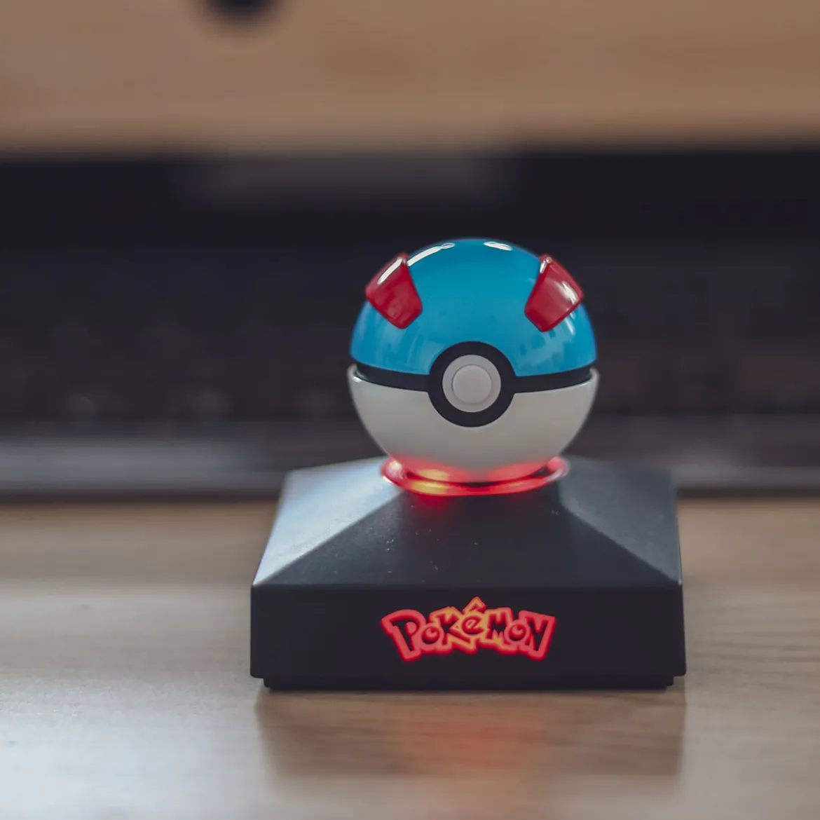 Pokemon - Pokeball Superball Mini Replik mit Licht