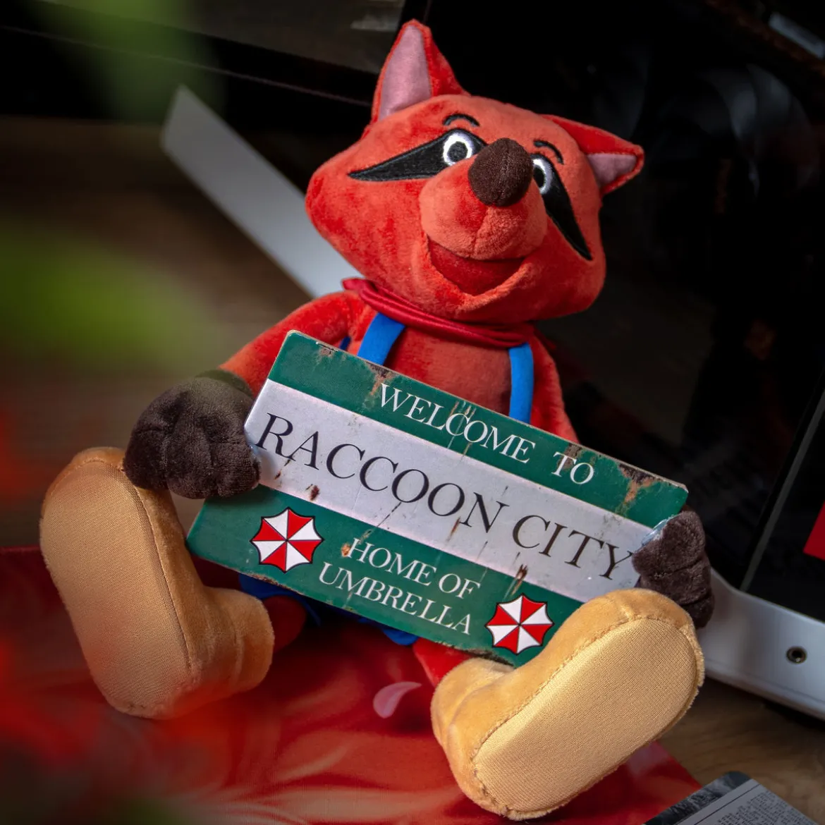 Resident Evil - Mr. Raccoon Plüschfigur Exclusive Vintage Variant