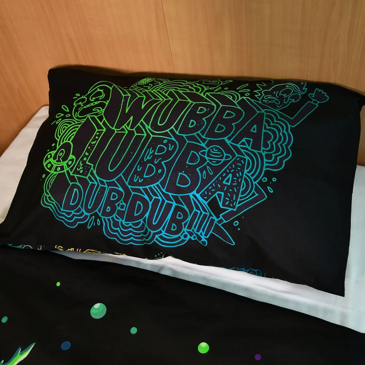Rick and Morty - Space Cruiser Wende-Bettwäsche