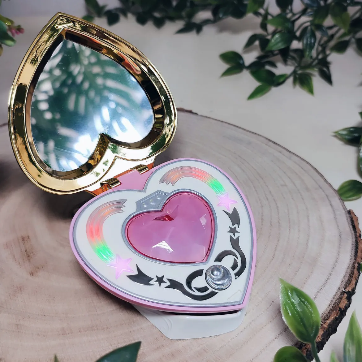 Sailor Moon - Cosmic Heart Compact Brosche Replik