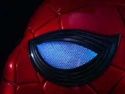 Spider-Man - Iron Spider Helm Replik mit Lichteffekten