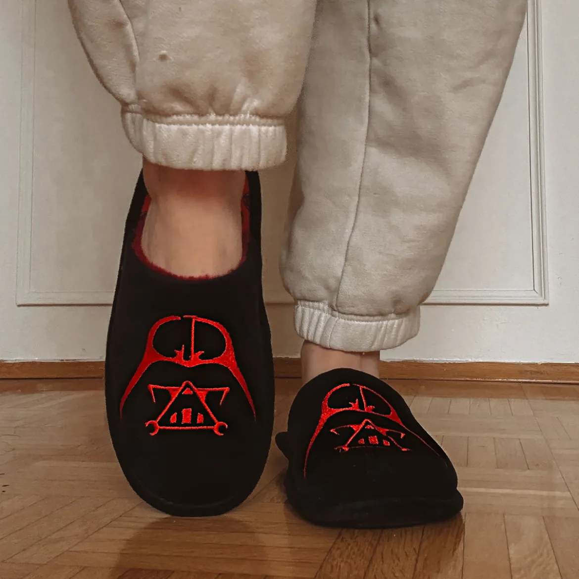 Star Wars - Darth Vader Pantoffeln schwarz-rot