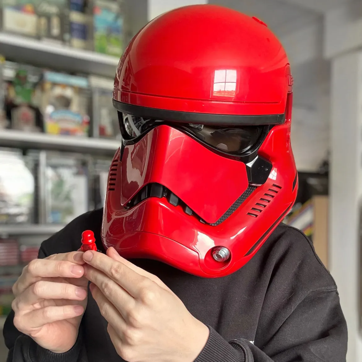 Star Wars - Galaxy‘s Edge Captain Cardinal Black Series Helm Replik