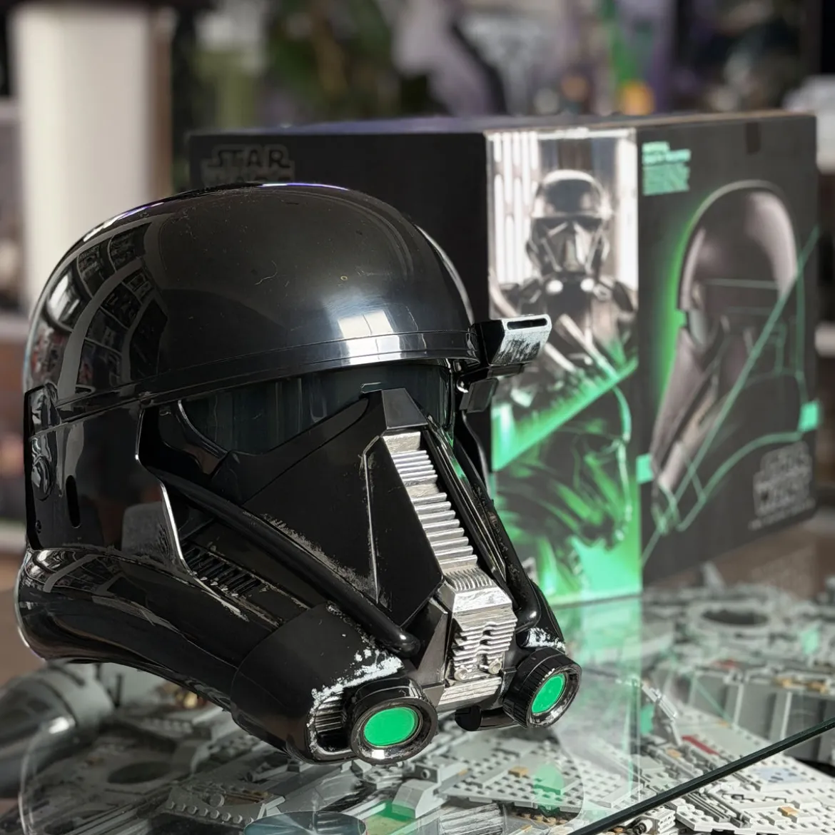 Star Wars - Imperial Death Trooper Black Series Helm Replik mit Licht