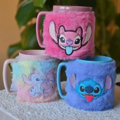 Stitch und Angel Tasse mit Plüschüberzug - Lilo & Stitch