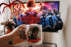 Stranger Things - Dustin Snowball Dance Tasse