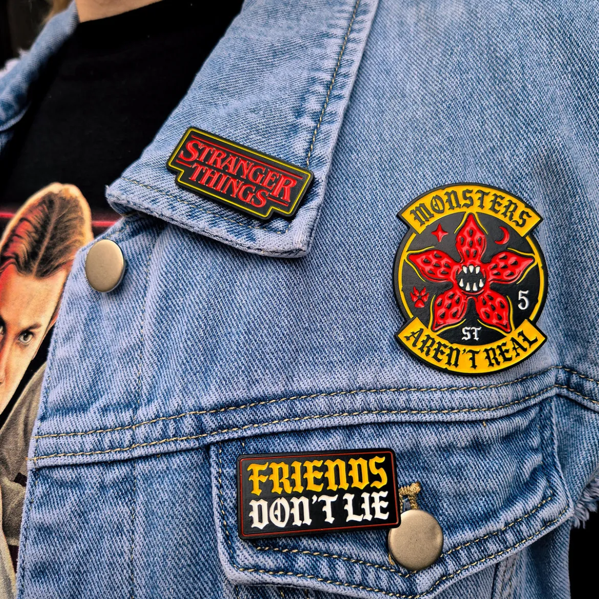 Stranger Things - Friends Pins 3er Set