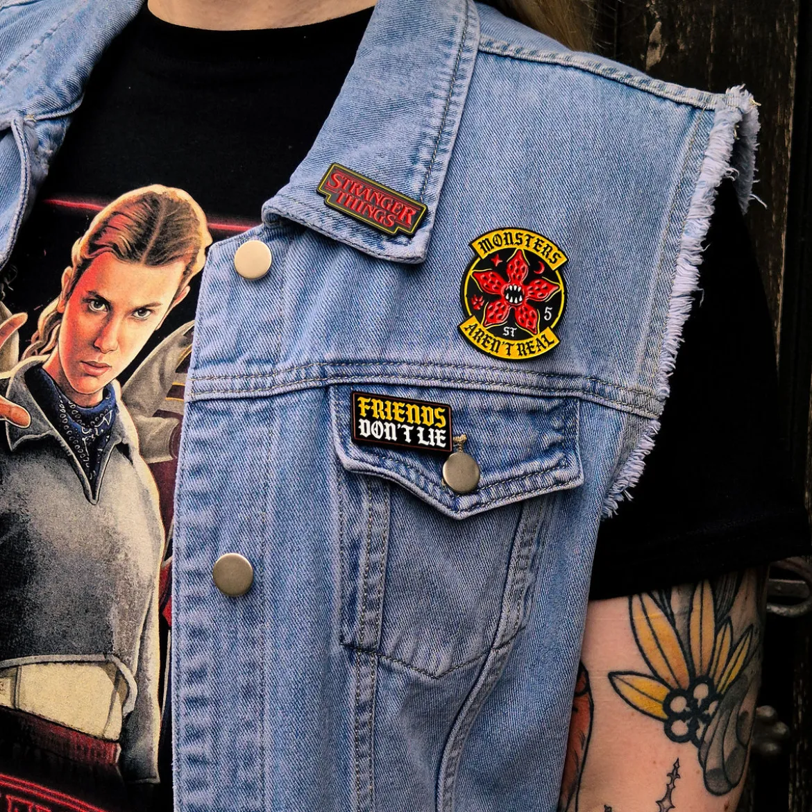 Stranger Things - Friends Pins 3er Set