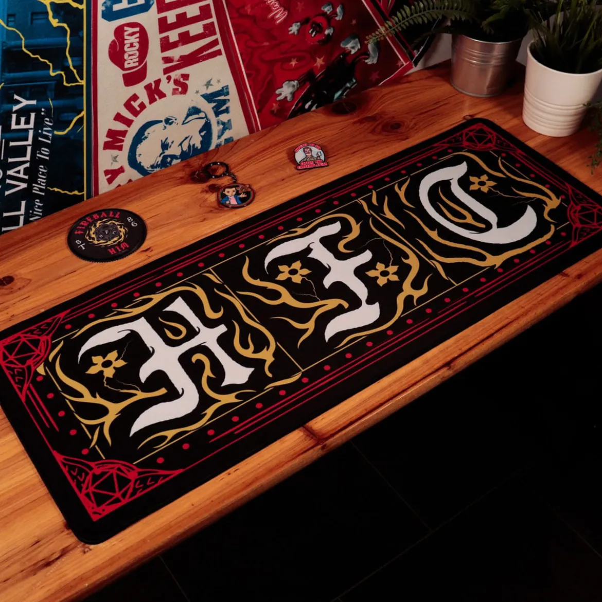 Stranger Things Schreibtischunterlage & Untersetzer Hellfire Club