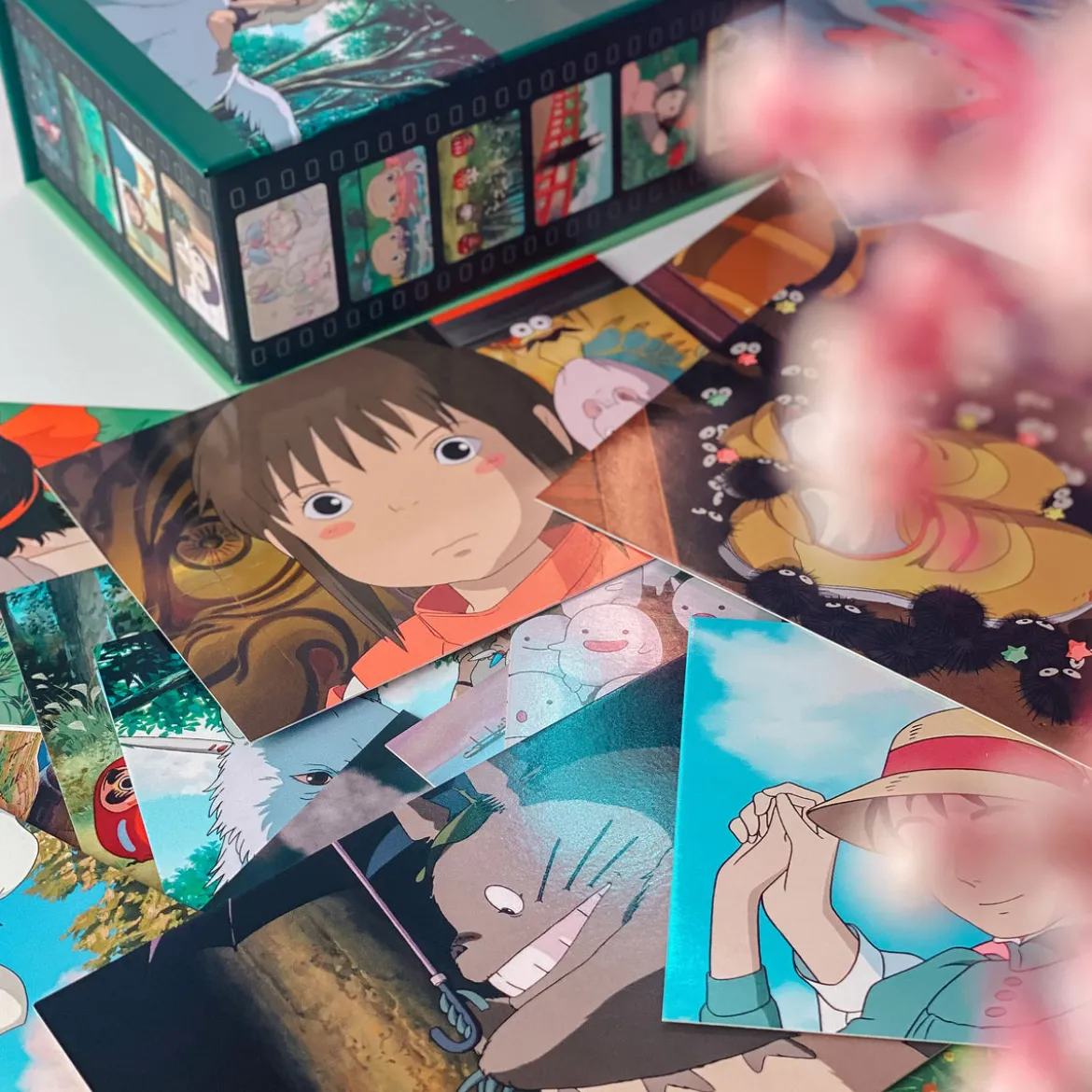 Studio Ghibli - 100 Postkarten in Geschenkbox Vol. 2
