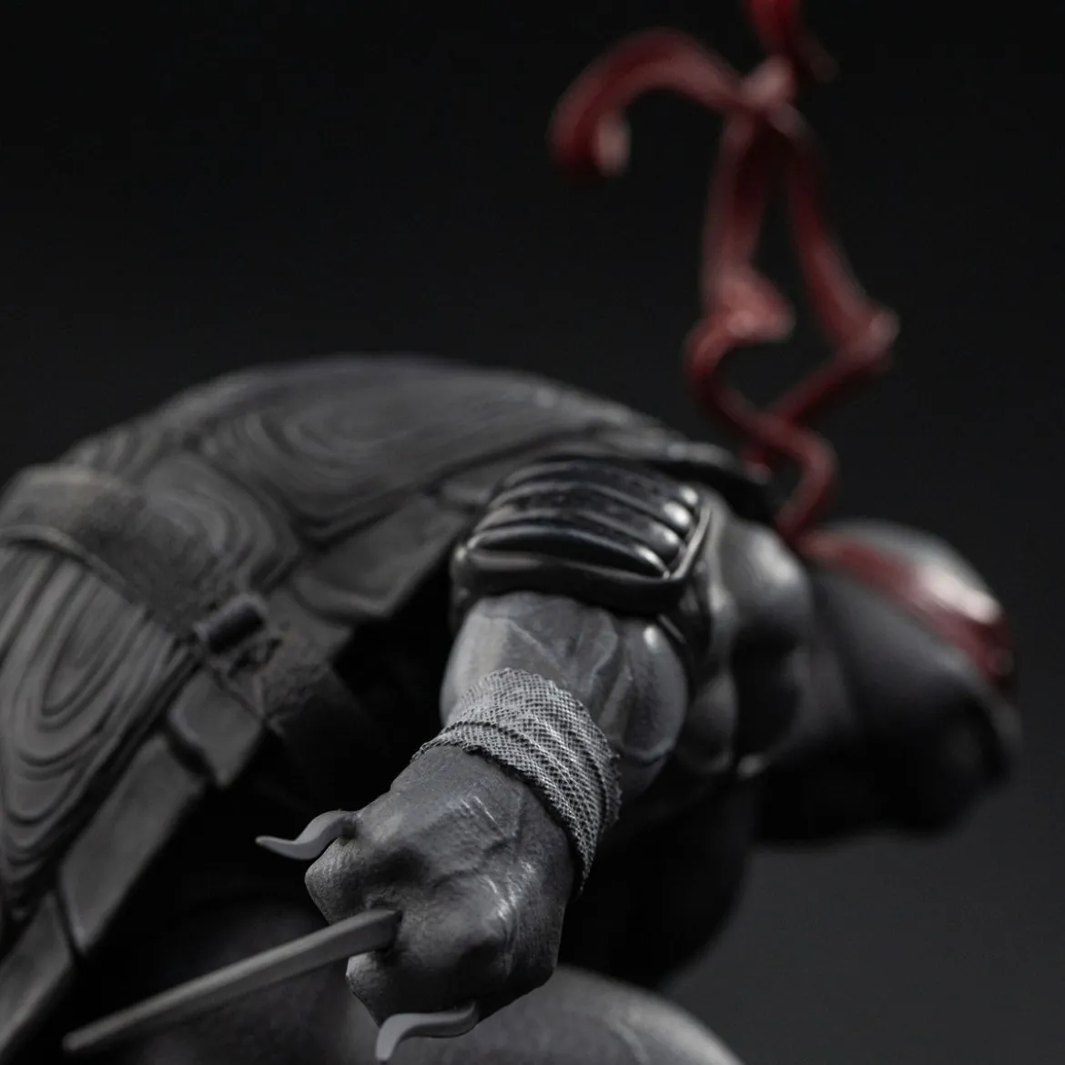 Teenage Mutant Ninja Turtles Art Scale Statue 1/10 Raphael Black and White Variant 26 cm heo exclusive