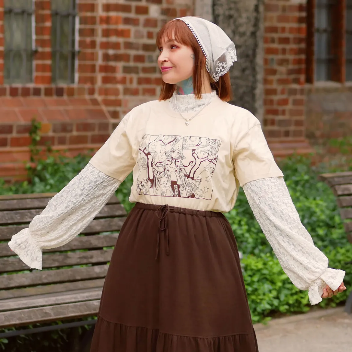 T-Shirt für Coco und Atelier of Witch Hat Fans beige