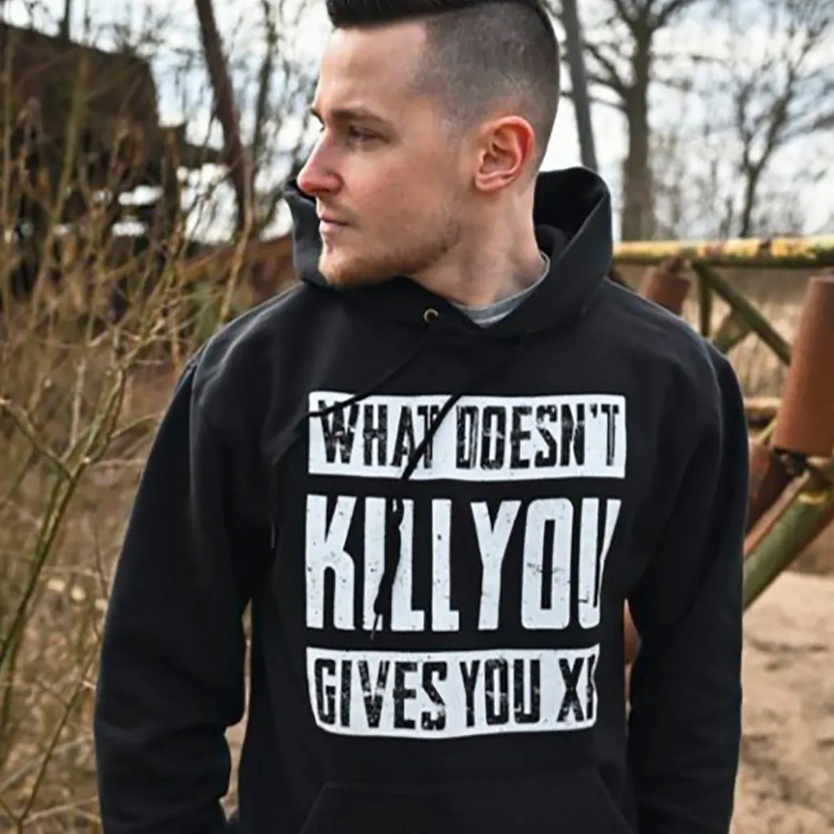What Doesn't Kill You Gives You XP Hoodie schwarz
