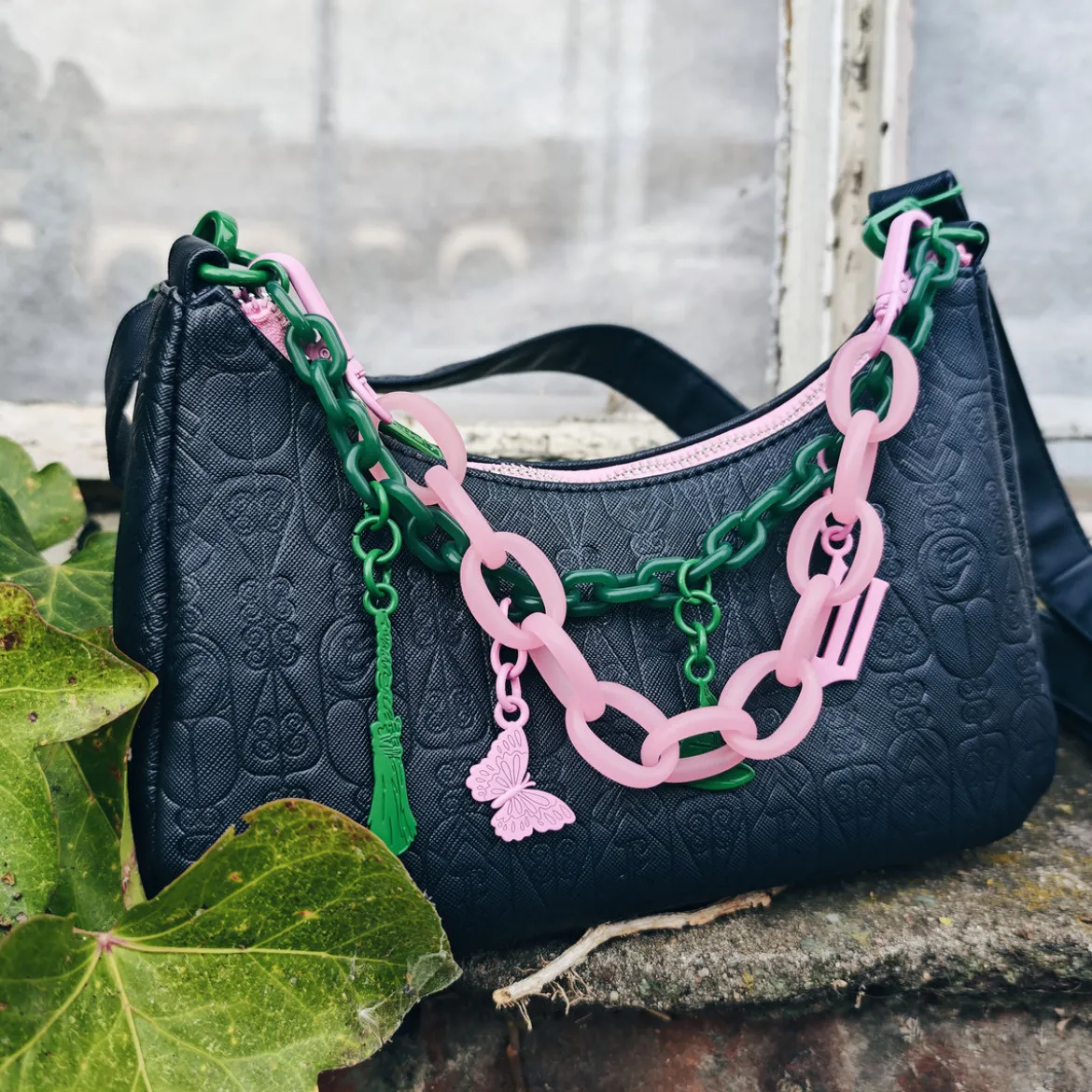 Wicked - Crossbody Tasche mit Charms