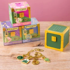 Wicked - Emerald City Koffer mit Charm Armband