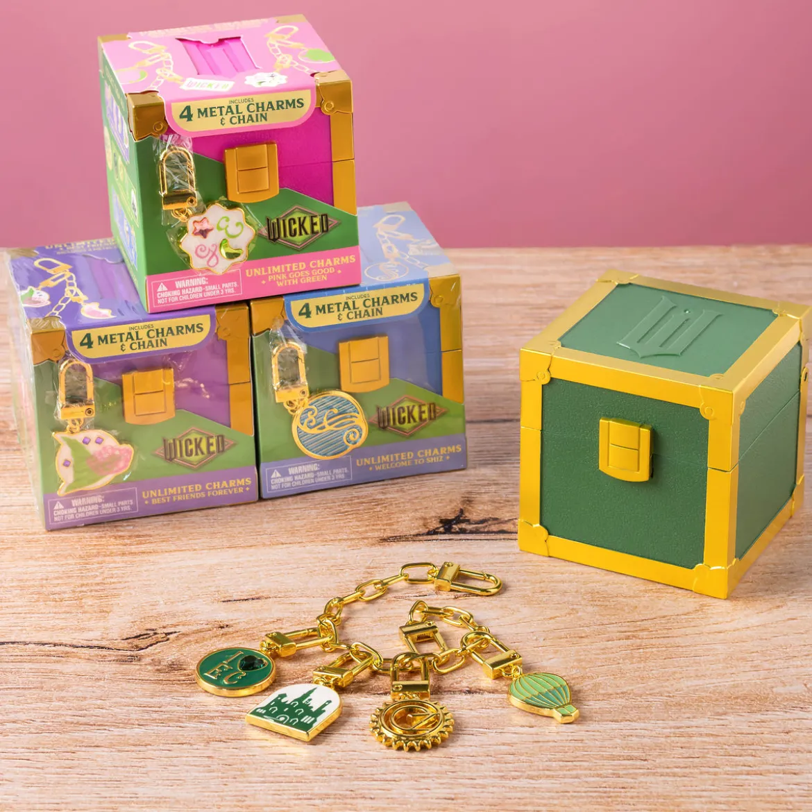 Wicked - Emerald City Koffer mit Charm Armband