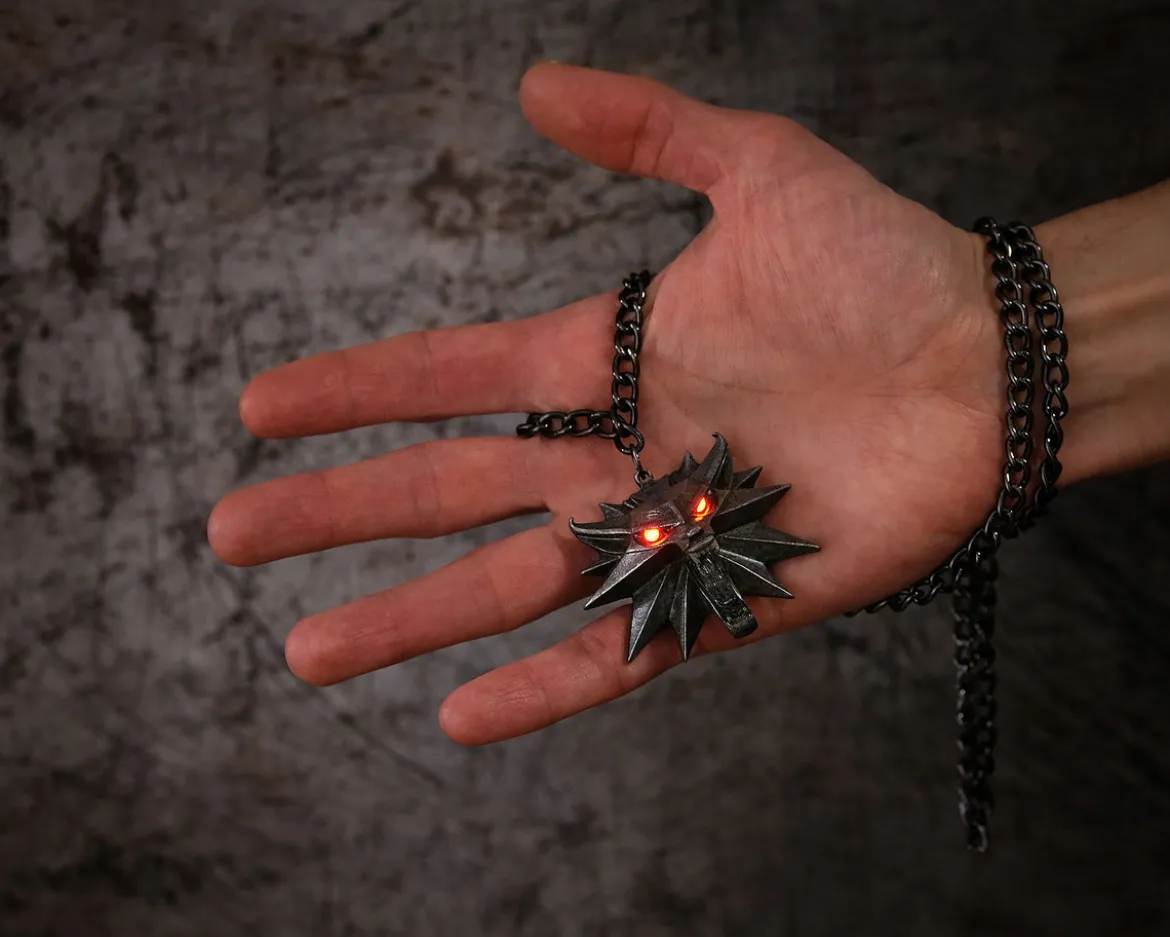 Witcher - Wild Hunt Medaillon mit LED Augen