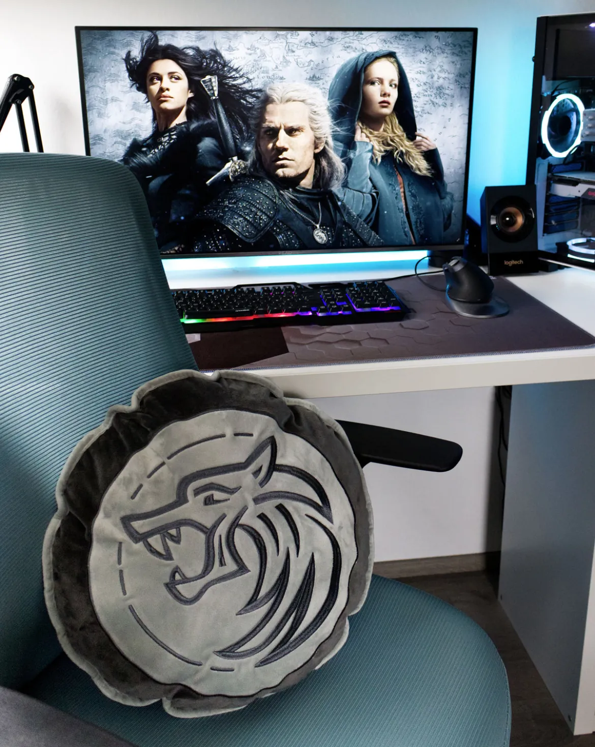 Witcher - Wolf School Plüsch Kissen