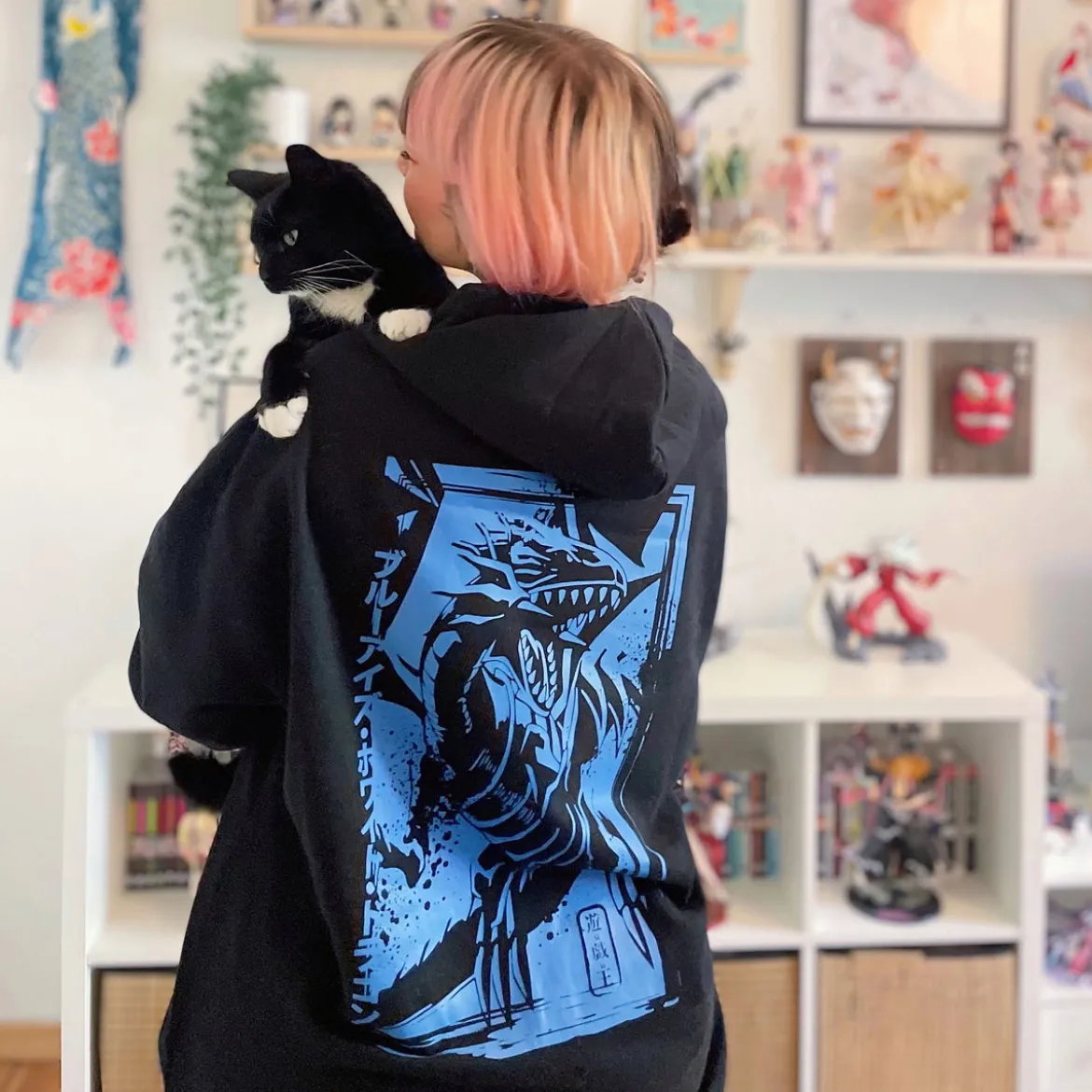 Yu-Gi-Oh! - Blauäugiger Weißer Drache Kapuzenjacke schwarz